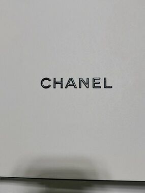 CHANEL white Box with Black Logo